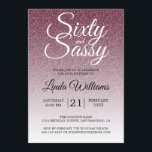 Convite Burgundy Glitter Ombre 60 e Sassy 60º Aniversário<br><div class="desc">Celebre fazer 60 anos em estilo com este moderno design de 60 anos em um fundo de burgundy glitter ombre, um convite de 60 anos de música que você pode simplesmente personalizar e enviar para sua festa de 60 festas de aniversário. As palavras sessenta e sassy são definidas usando a...</div>