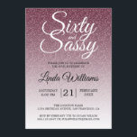 Convite Burgundy Glitter Ombre 60 e Sassy 60º Aniversário<br><div class="desc">Celebre fazer 60 anos em estilo com este moderno design de 60 anos em um fundo de burgundy glitter ombre, um convite de 60 anos de música que você pode simplesmente personalizar e enviar para sua festa de 60 festas de aniversário. As palavras sessenta e sassy são definidas usando a...</div>