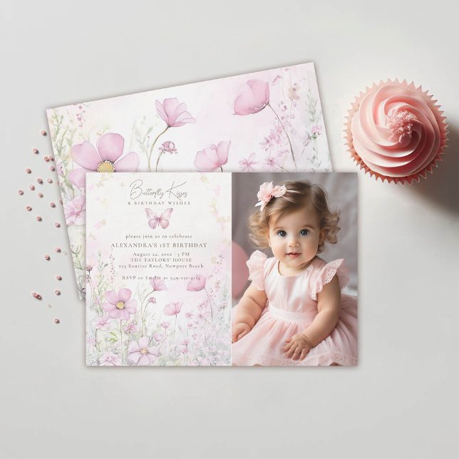Convite Butterfly Kisses primeiro aniversario de Fotografi (butterfly kisses birthday wishes pink wild flowers garden 1st birthday girl photo invitation)