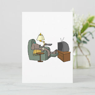 Convite Cachorro relaxado assistindo TV