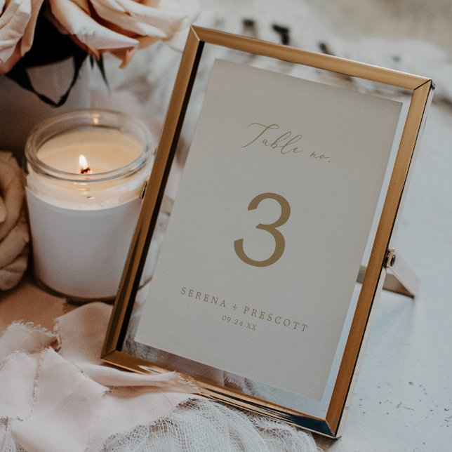 Convite Caligrafia Dourada Delicada | Nº da Mesa Creme 5x7 (Delicate Gold Calligraphy | 5x7 Cream Table No. Invitation)