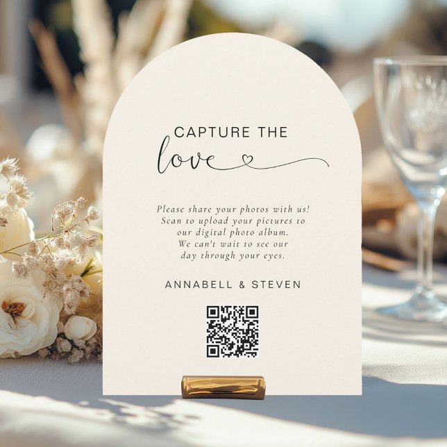 Convite Capture o amor! Casamento de Código QR Personaliza (Capture the love! Photo, Heart-QR-Code, Wedding Table Card, Beige.)
