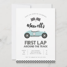 Carro de Corrida Retrô Primeira Volta ao Circuito