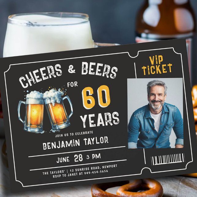 Convite Cartazes de cervejas Black 60th Birthday Foto (mens 60th birthday beer party invitation ticket photo black white yellow cheers rustic fun classy)