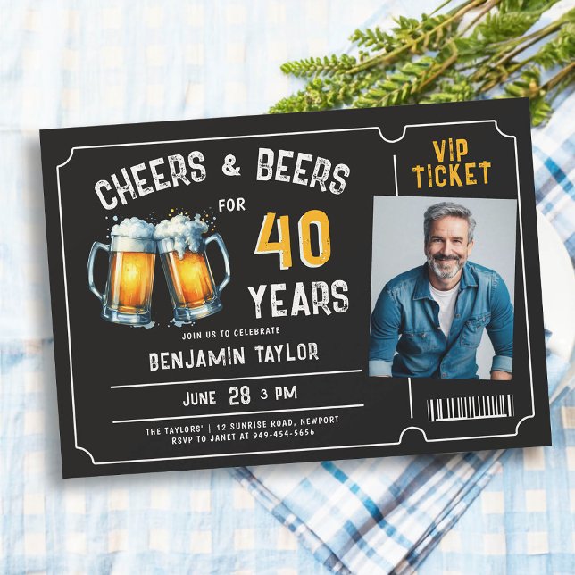 Convite Cartazes de cervejas Foto de aniversário de 40 ano (cheers and beers 40 years men birthday party invitation with photo black white orange ticket rustic)