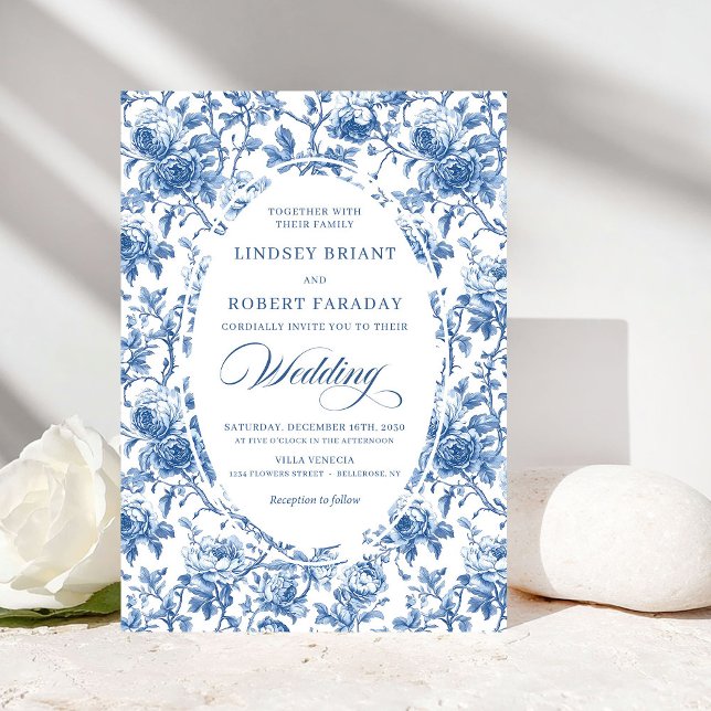 Convite Casamento Atemporal Toile de Jouy Rosas Azul Cláss (Classic Blue Toile de Jouy Roses Timeless Wedding Invite)