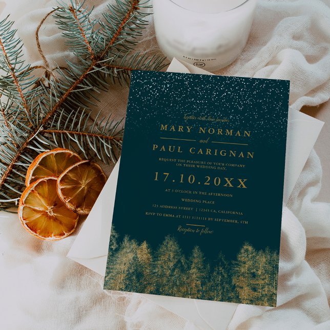 Convite Casamento azul da floresta verde da neve do invern (Winter snow green pine forest blue wedding invitation)