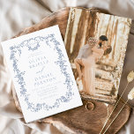 Convite Casamento Azul de Foto em Francês Vitoriano Vintag<br><div class="desc">Traga seus convidados para uma era de elegância e romance com nosso Convite de Casamento Floral Azul Vitoriano Vintage. Inspirado pela opulência da era vitoriana e adornado com delicados florais azuis franceses, esse convite expele sofisticação do eterno. Feita com muita atenção aos detalhes, a intrincada design floral e a tipografia...</div>