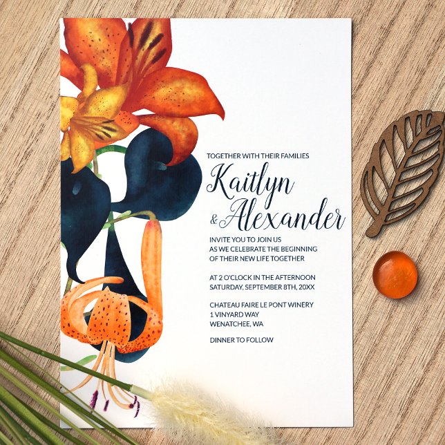 Convite Casamento Azul marinho, Dourado, Lírios De Tigre L (Orange Blue Fall Flowers Wedding Invitations, Gold and Orange Tiger Lilies, Blue Calla Lilies)