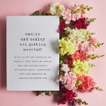 Convite Casamento Branco Negro da Máquina de Leitura Minim<br><div class="desc">Convite para Casamento Branco e Preto para Máquina de Escrita Retroativa Minimalista</div>