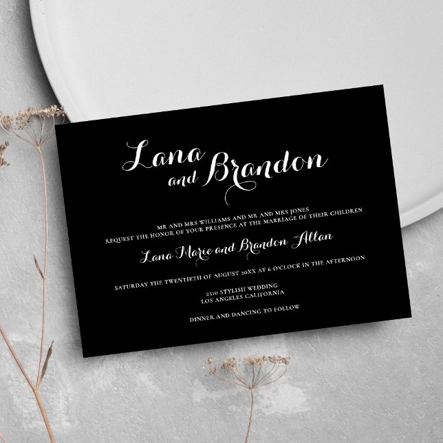 Convite Casamento branco preto com script na moda mínimo c (Minimal stylish classic script black white wedding)