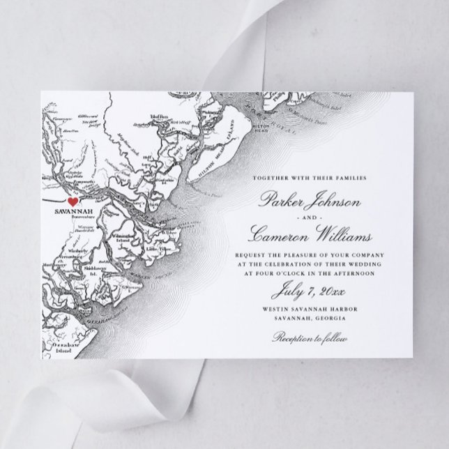 Convite Casamento branco preto do Mapa da Savana Georgia (Elegant Savannah Georgia Map wedding invitation with classic black and white script typography)