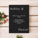 Convite Casamento Chic Simples Preto E Branco Moderno Eleg<br><div class="desc">Este elegante convite de casamento preto e branco é perfeito para um casamento moderno. o simples design apresenta uma caligrafia branca elegante num fundo preto.</div>