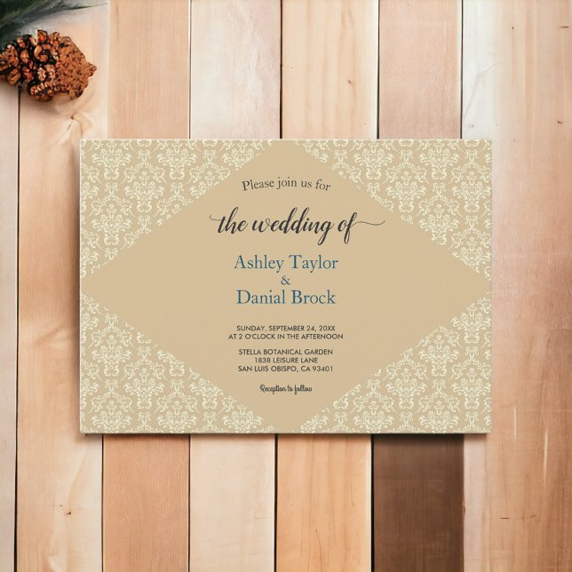 Convite Casamento Clássico Beige do Script Damask do Elega (Criador carregado)