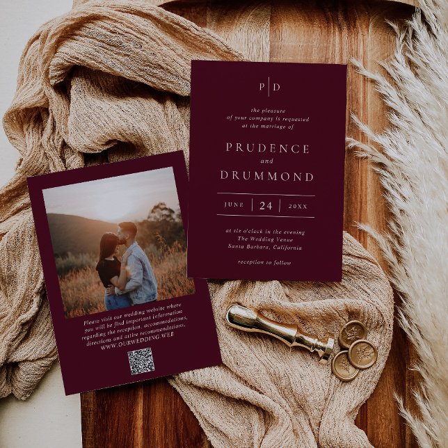 Convite Casamento Clássico Código QR Burgundy Profundo Ele (Criador carregado)