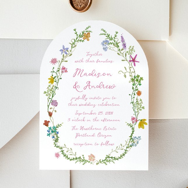 Convite Casamento com Arco de Flores Silvestres no Jardim  (Criador carregado)