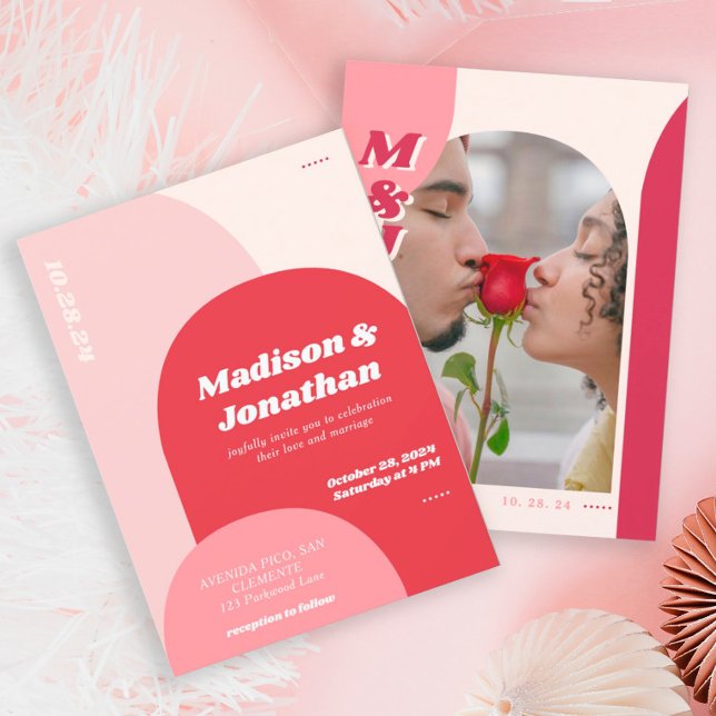 Convite Casamento com arco vermelho-rosa-preto monograma (Criador carregado)