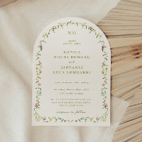 Casamento com armação de flores silvestres de VERO