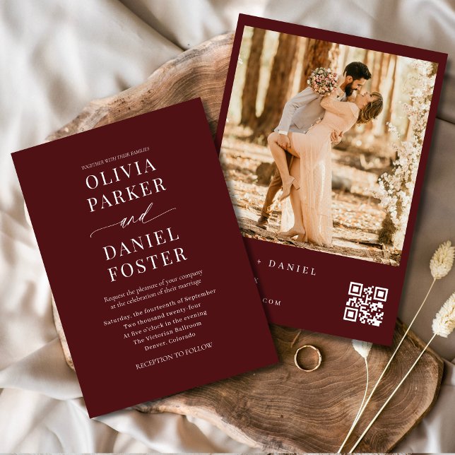 Convite Casamento com Código QR de Foto Moderno Burgundy (Criador carregado)