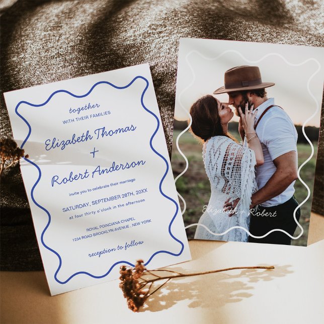 Convite Casamento com Curva de Onda Elegante com Foto (Celebrate your special day with these elegant wavy curve wedding invitations.)