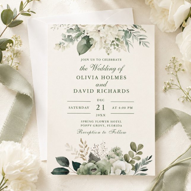 Convite Casamento com Flores Verde Sage e Marfim Modernas (Modern Sage Green and Ivory Flowers Wedding Invitation on a table with flowers and green ribbon)