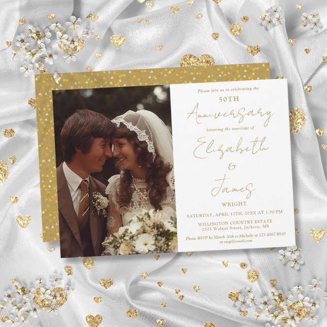 Convite Casamento com Foto Dourada de Script de Aniversári (50th Wedding Anniversary Gold Script Photo Wedding Invitation)