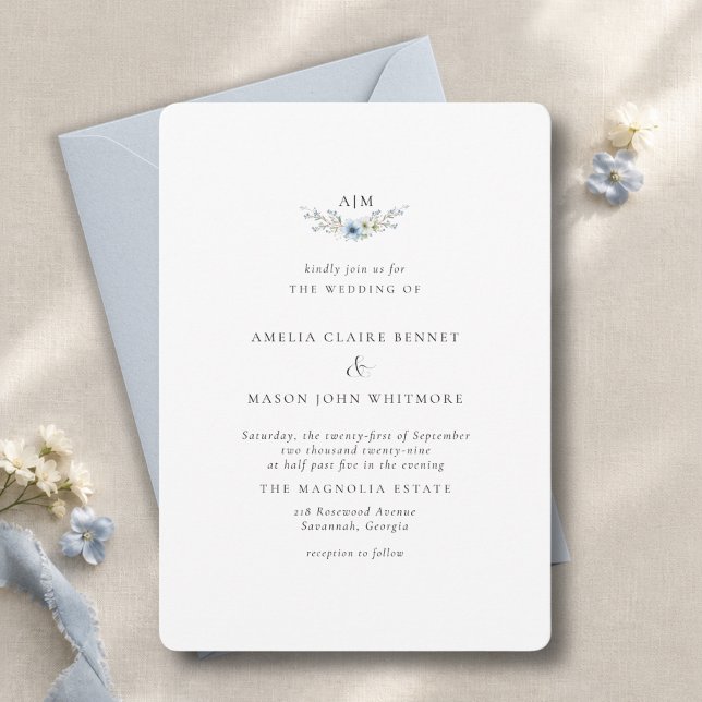 Convite Casamento com Monograma Floral Azul Elegante e Sof (Elegant Dusty Blue Floral Monogram Wedding Invitation)
