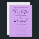 Convite Casamento com Orquídea Lilac Lavanda Script de Ass<br><div class="desc">Apresentando nomes de estilo de assinatura,  este elegante convite de casamento pode ser personalizado com suas informações em letras quentes em um fundo de orquídea lilás lavanda. Você pode personalizar a cor de fundo para corresponder ao seu tema de casamento. Projetado por Thisnotme©</div>