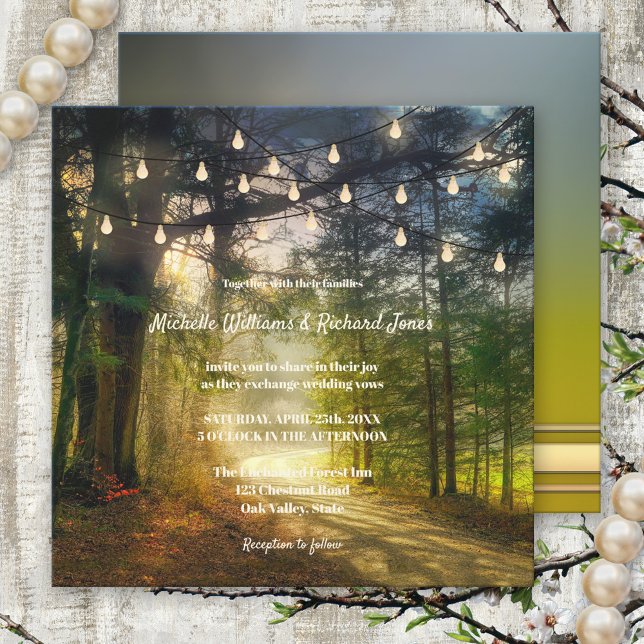 Convite Casamento das Luzes das Cordas das Árvores Florest (A magical wedding invitation with an enchanted forest and string lights)