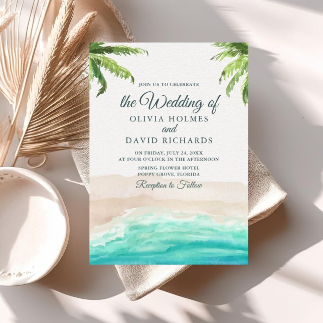 Convite Casamento de Aquarela Tropical Beach e Palm Trees (Watercolor Tropical Beach and Palm Trees Wedding Invitation on a sunny neutral boho table.)