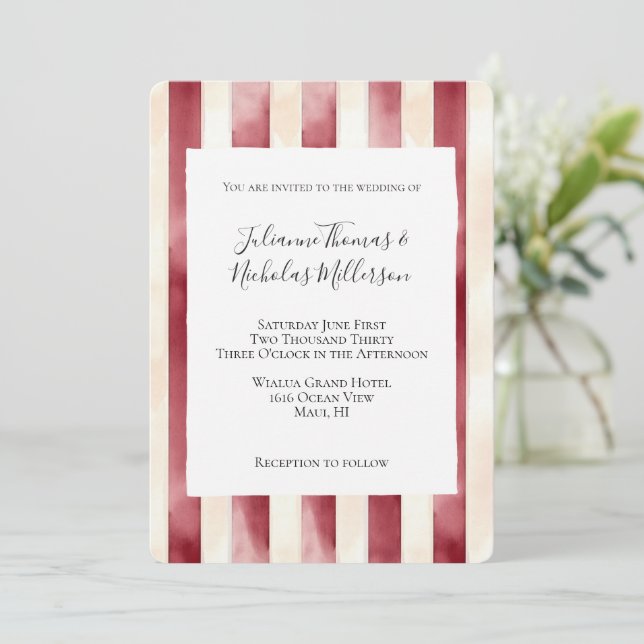 Convite Casamento de Burgundy Red Cream Stripes (Em pé/Frente)