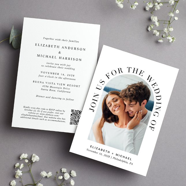 Convite Casamento de Código QR de Foto em Arch Elegante (Celebrate your love story with an invitation showcasing your favorite photo in an elegant arch frame)