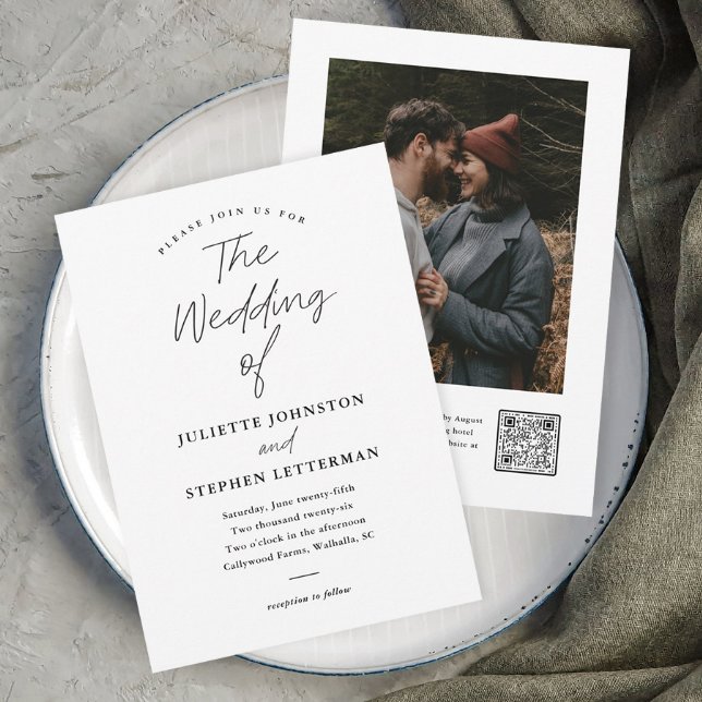 Convite Casamento de código QR preto e branco de Script Mo (Modern script typography black and white wedding invitation with photo and QR Code Rsvp on the back.)