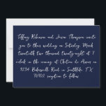 Convite Casamento de Estilo de Manuscrito Azul e Branco do<br><div class="desc">Os detalhes do casamento estão listados em estilo manuscrito,  texto branco. O verso do convite é um azul marinho sólido com texto branco para a data.</div>