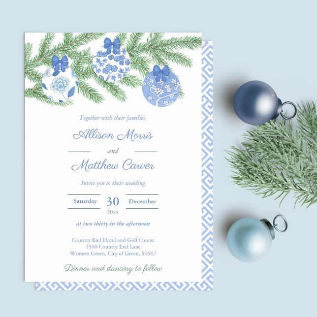 Convite Casamento de Feriados de Árvore Azul Branca (Blue and white chinoiserie ornaments on fir tree branch wedding invitation design)
