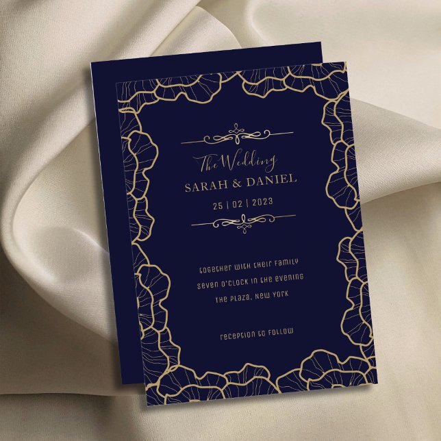 Convite Casamento de Flor Dourada Azul-Marinho Elegante Lu (Luxurious Elegant Navy Blue Gold Flower Wedding Invitation)