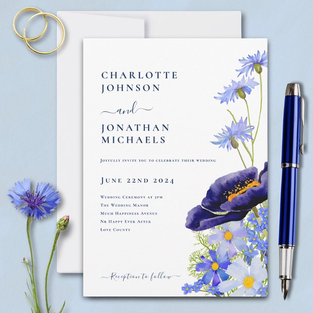 Convite Casamento de Flor Selvagem Azul Moderno (Boho chic blue wildflower wedding invitation with elegant typography script )