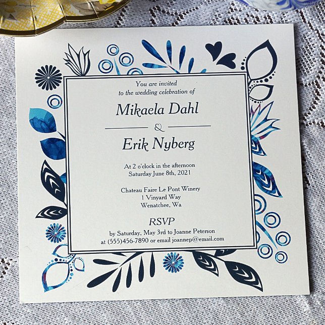 Convite Casamento de Flores de Cinza Azul e Azul (Crystal Blue, Blue-gray Floral Border Scandinavian Wedding Invitation w/ Leaves, Flowers, Hearts)