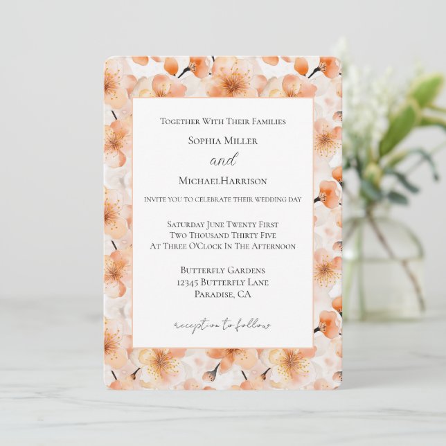 Convite Casamento de Flores de Pêssego Bege Encantador (Em pé/Frente)