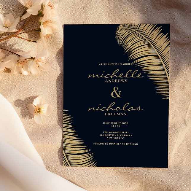 Convite Casamento de folhagem de ouro azul-marinho tropica (Elegant tropical navy blue gold foliage wedding)