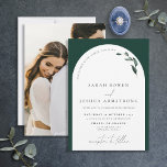 Convite Casamento de Foto Botânica do Arco Verde Moderno<br><div class="desc">Você está procurando um convite de casamento moderno e elegante que fará uma declaração? Não olhe mais do que o nosso moderno convite de casamento de fotos do Arco Verde de Esmeralda Verde! Este convite elegante e na moda apresenta um arco branco sobre um fundo verde esmeralda nítido, com delicados...</div>