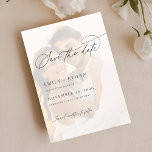 Convite Casamento De Foto De Sobreposição De Vellum Elegan<br><div class="desc">Anuncie seu dia especial com o nosso Vellum Overlay Foto Casamento Salve o Convite de Data. Com uma bela fotografia do casal e uma elegante caligrafia negra, esta design é perfeita para um casamento simples, moderno e clássico. O layout duplo é ideal para quaisquer casamentos e garante que todos os...</div>