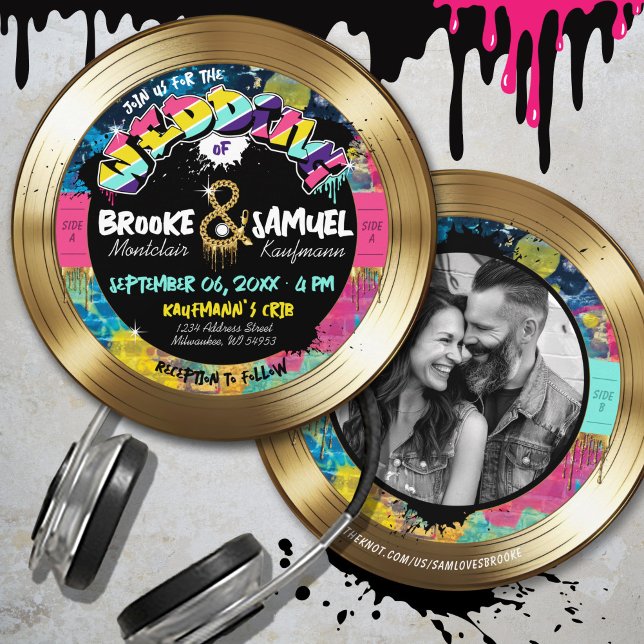 Convite Casamento de Foto do Registro de Vinilo Dourado Hi (Fun, unique, retro 80's hip hop gold vinyl record round  wedding invitation colorful drips graffiti)
