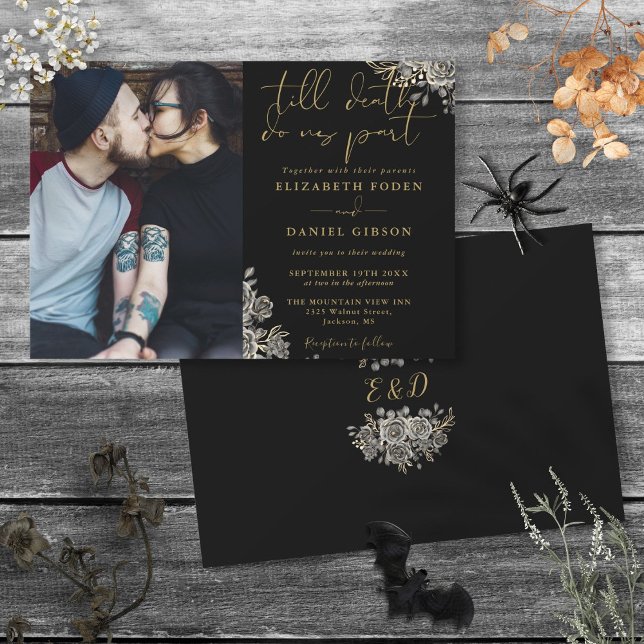 Convite Casamento de Foto Floral de Rosas Góticas Preto e  (Black And Gold Gothic Roses Floral Photo Wedding Invitation)