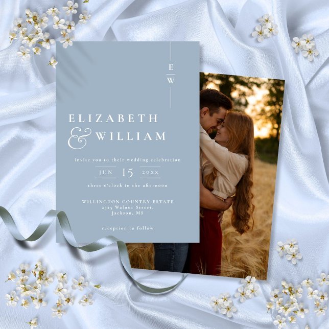 Convite Casamento de Fotografia do Monograma Moderno e Ele (Dusty Blue Modern Elegant Monogram Photo Wedding Invitation)
