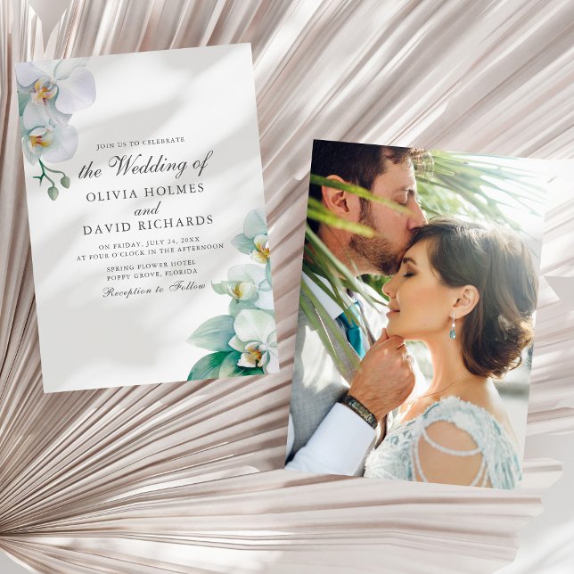 Convite Casamento de Fotografias da Orquídea Branca Minima (Elegant Minimalist White Orchid Photo Wedding Invitation on a sunny white dry palm leaf.)