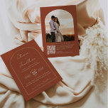 Convite Casamento de Fotografias de Arch de Código QR com<br><div class="desc">Design moderno e elegante imprimiu Convite para Casamento de Foto de Arco de Código QR de Script de Gravação Minimalista Terracotta Queimado, que pode ser personalizado com seu texto. Clique no botão "Personalizar" e use nossa ferramenta design para modificar este modelo. Veja a Design de Arte Gráfica para outros produtos...</div>