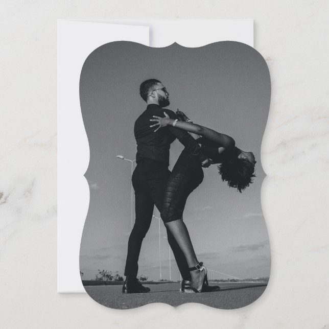 Convite Casamento de Fotografias do Casal de Script Branco (Verso)