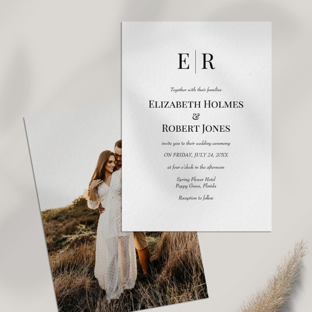 Convite Casamento de Fotografias Personalizadas do Monogra (Black and White Monogram Custom Photo Wedding Invitation on white table with dry wildflower.)