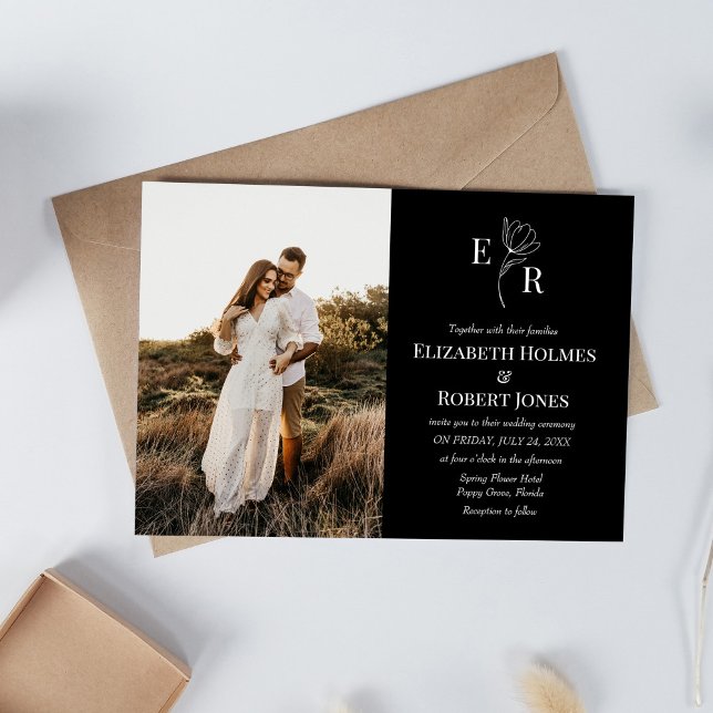 Convite Casamento de Fotografias Personalizadas do Monogra (Modern Black Floral Monogram Custom Photo Wedding Invitation on white table with dry wildflowers.)